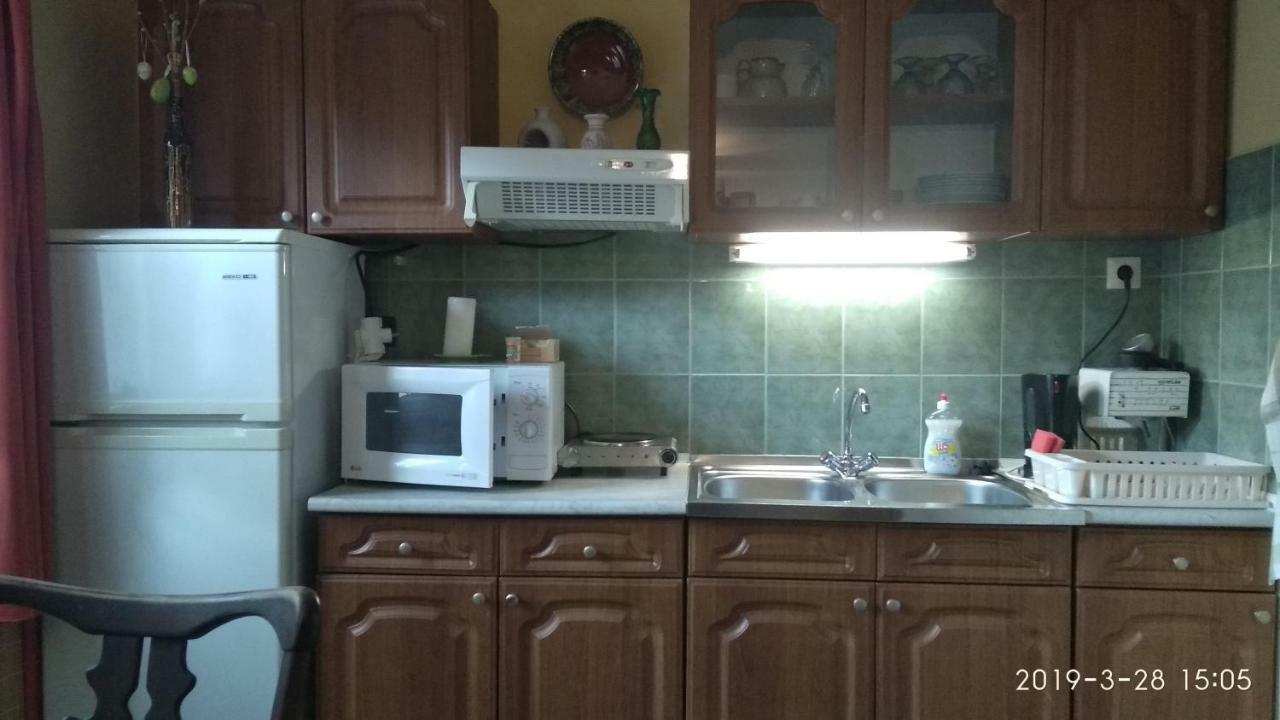 Naszaly Kapuja Vendeghaz Lägenhet Kosd Exteriör bild